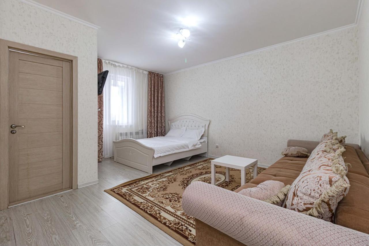 Apartments 7 Я-21/5-39 Астана Екстериор снимка
