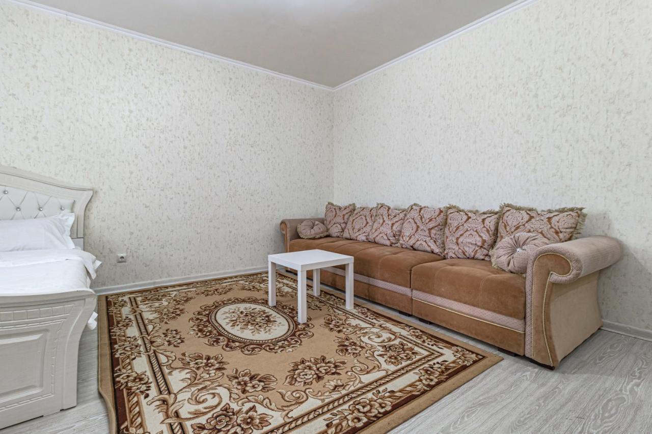 Apartments 7 Я-21/5-39 Астана Екстериор снимка