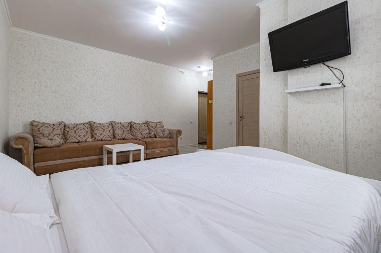 Apartments 7 Я-21/5-39 Астана Екстериор снимка